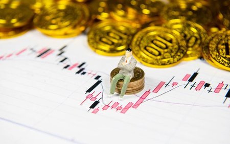 亏48个点怎么办 半导体设备龙头单周重挫后机构紧急调仓路径曝光